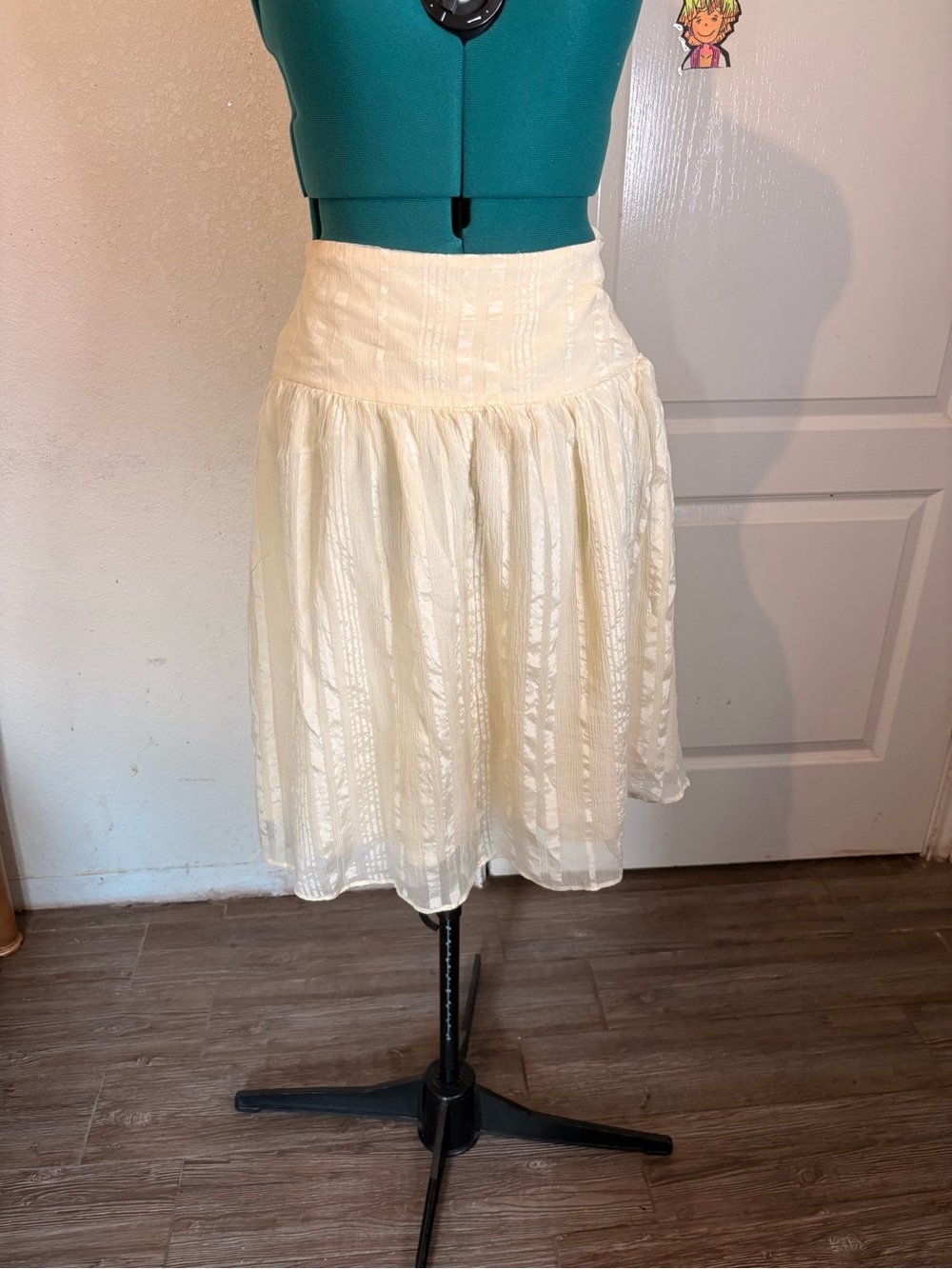 Vintage. Beth Bowley Midi Silk Skirt